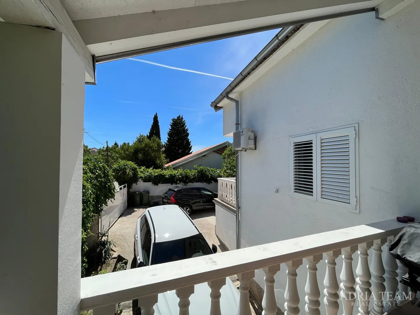 preuređena apartmanska kuća 200 m od mora, garaža i vrt - gornji karin - slika 26