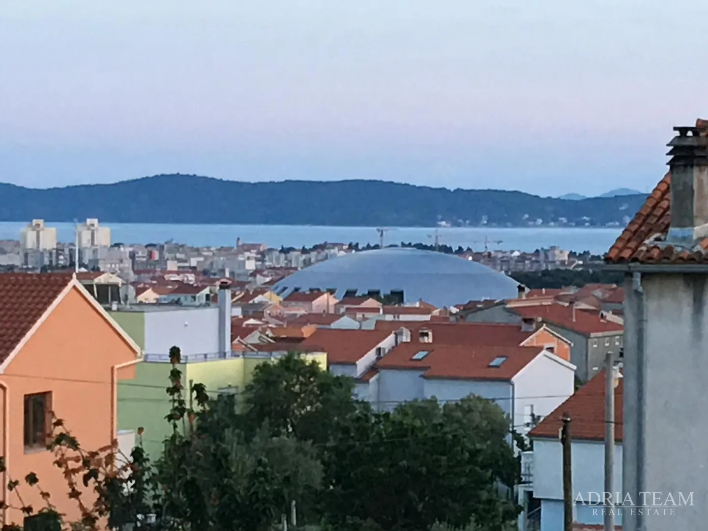 trosobni stan u blizini svih sadržaja za život - plovanija, zadar - slika 2