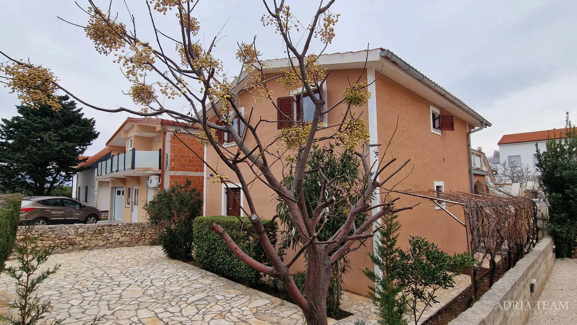 samostojeća kuća s dvije stambene jedinice – vir, zadar - slika 4