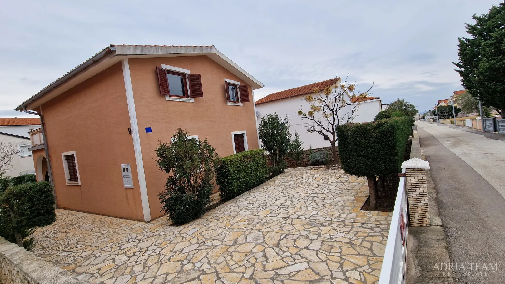 samostojeća kuća s dvije stambene jedinice – vir, zadar - slika 3
