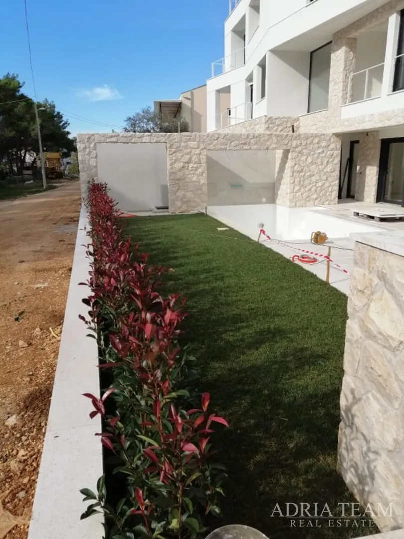 akcija!! luksuzni apartmani na mirnoj lokaciji, 100 m od mora, kožino - zadar - slika 9