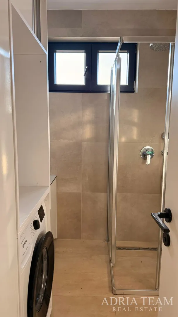 apartman prvi red do mora s bazenom - povljana, pag - slika 9