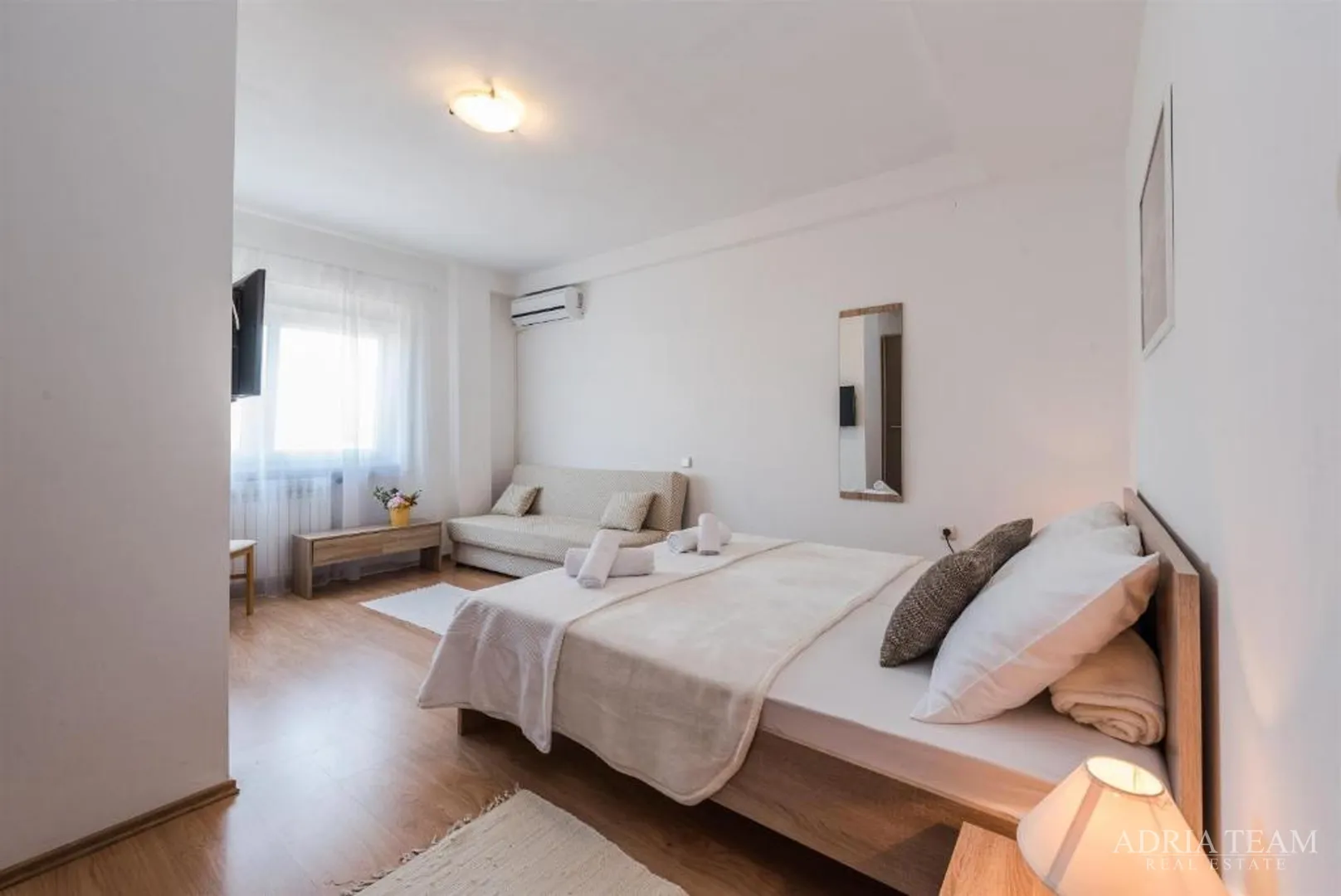 hotel - sukošan, prvi red do mora - slika 5