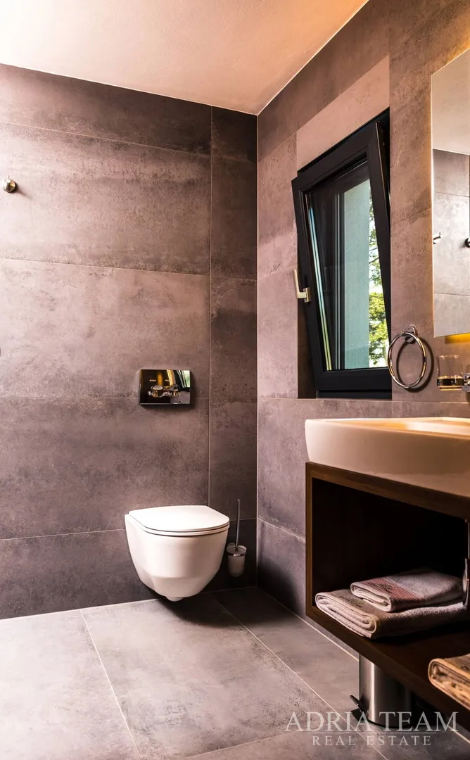 apartmani u urbanoj vili s bazenom, 250 m od mora, vir - zadar - slika 9