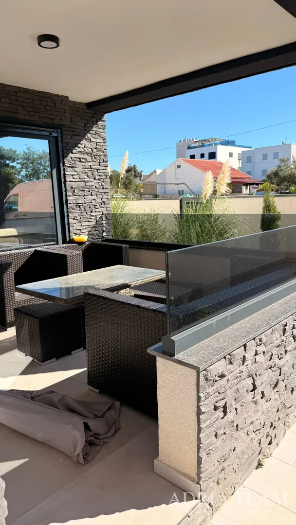 prodaje se stan 95m2 prizemlje s dvorištem, vir - slika 11
