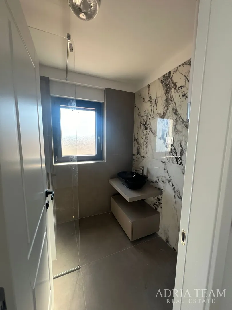 apartmani u prvom redu do mora, novogradnja - vinjerac - slika 43