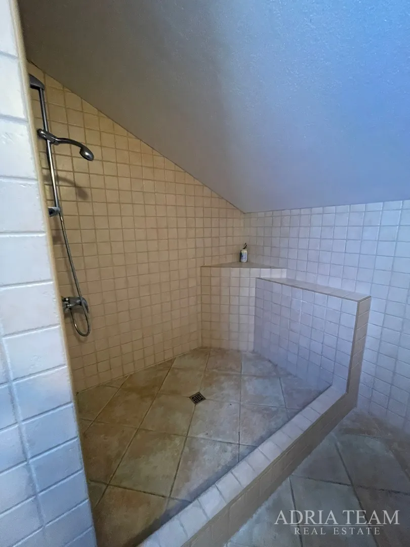 kuća s 10 apartmana, pogled na more - petrčane - slika 24