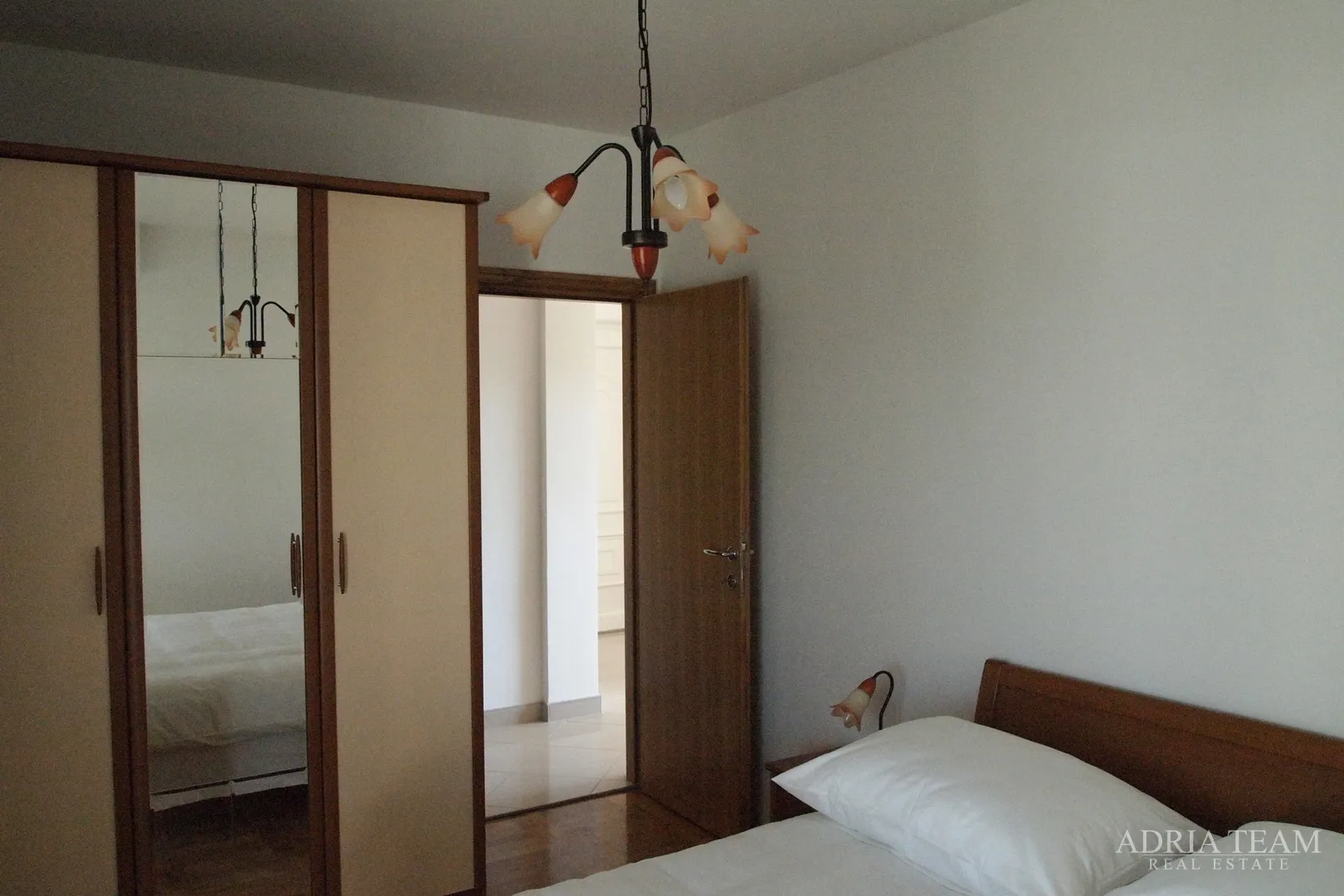 luksuzna vila 100 m od marine - betina, murter - slika 25