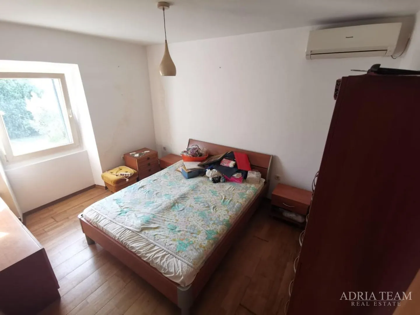kuća s 3 apartmana i velikom okućnicom - poljana, ugljan - slika 8