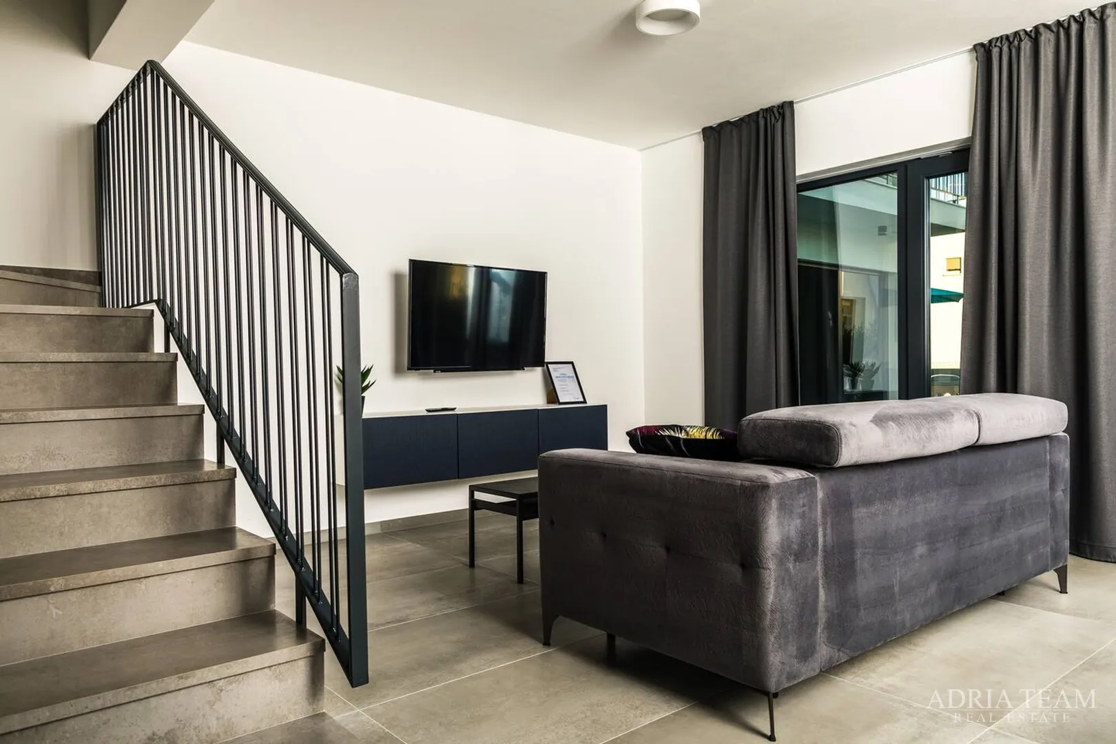 apartmani u urbanoj vili s bazenom, 250 m od mora, vir - zadar - slika 20