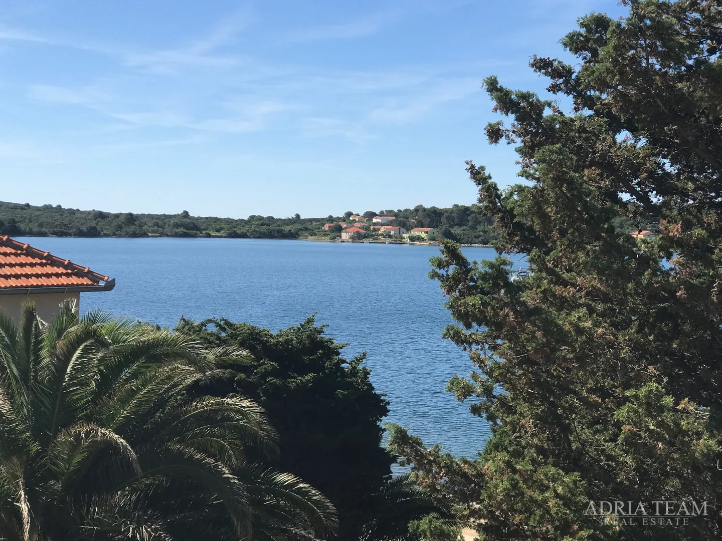 dvosobni apartman, 35 m od mora, verunić - dugi otok - slika 2
