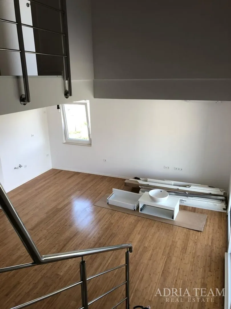 apartman s 3 spavaće sobe, 1. red do mora, povljana - pag - slika 10