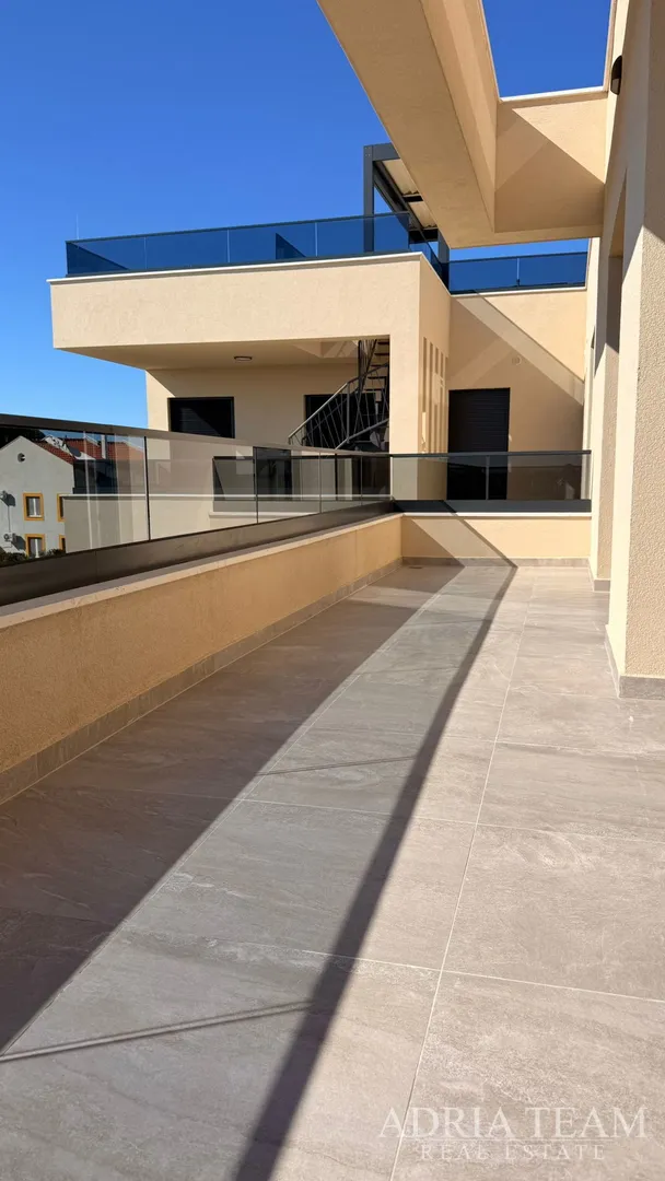 2 prostrana apartmana, privlaka - slika 19