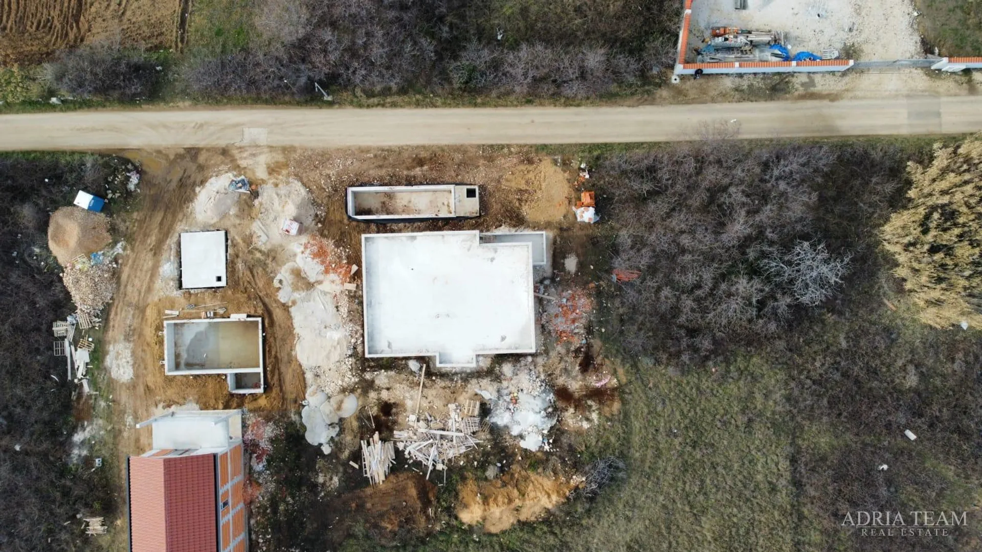 moderna vila udaljena 150 m od mora, novogradnja - privlaka - slika 18