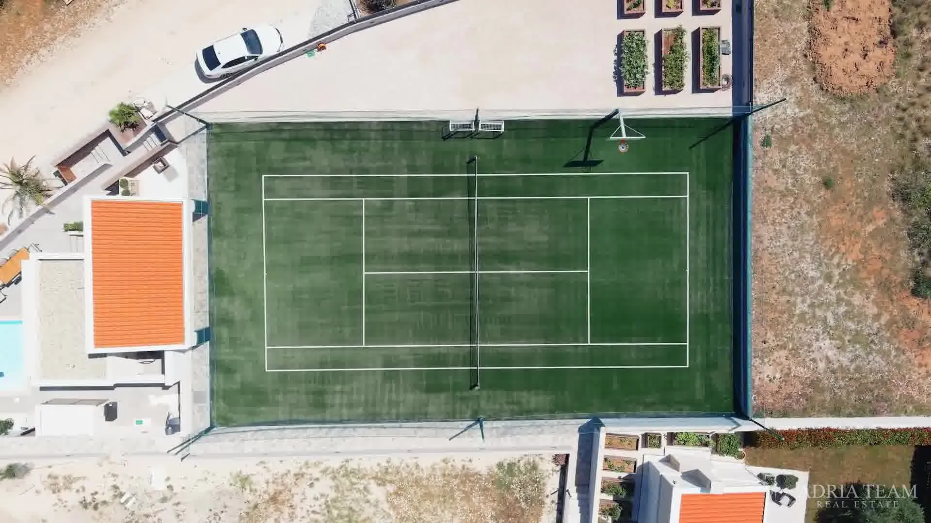 vila s pomoćnim objektom, bazenom i sportskim terenom , mirna i tiha pozicija okružena prirodom! poljica-brig - zadar - slika 41