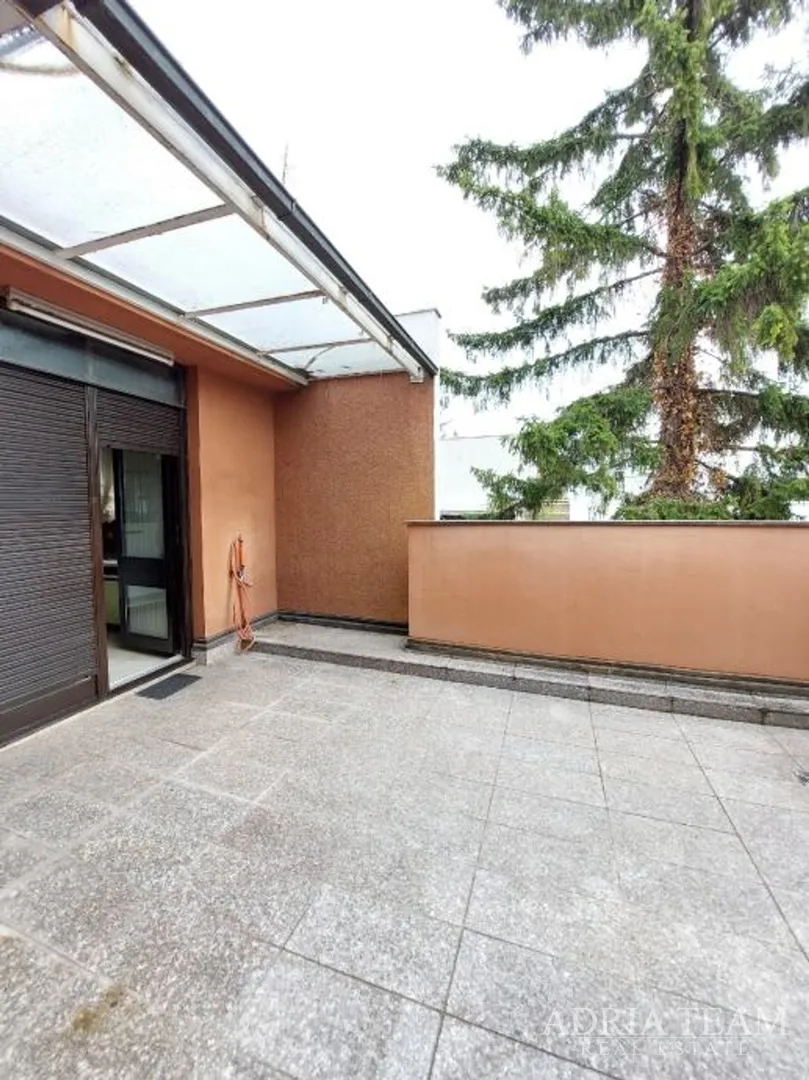 troetažni šesterosobni stan na izvrsnoj lokaciji - tuškanac, zagreb - slika 17