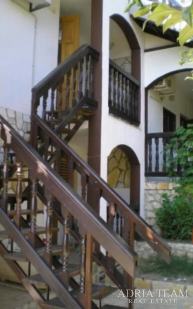 hotel 50 m od mora - posedarje - slika 43