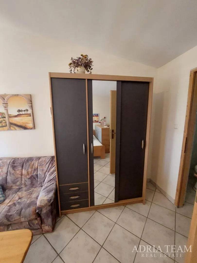 apartmanska kuća s velikim dvorištem, mirna i tiha pozicija - vir - slika 15