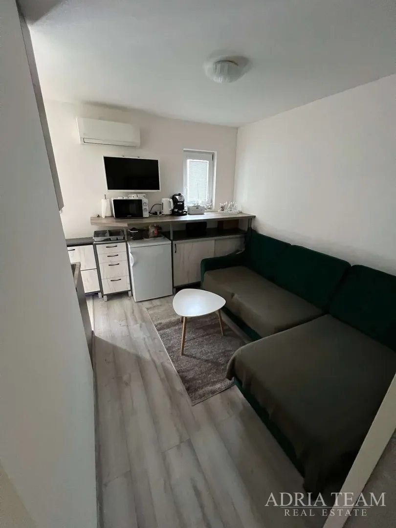 jednosobni apartman potpuno preuređen! 100 m od mora, vir - zadar - slika 7