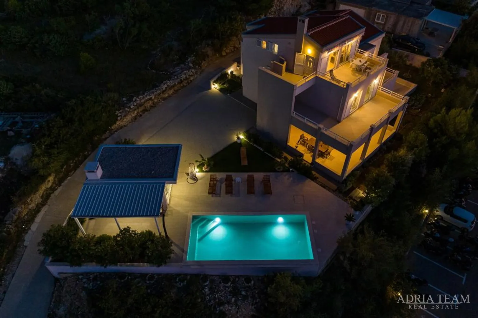 lijepa apartmanska kuća s pogledom na more, novigrad - slika 7