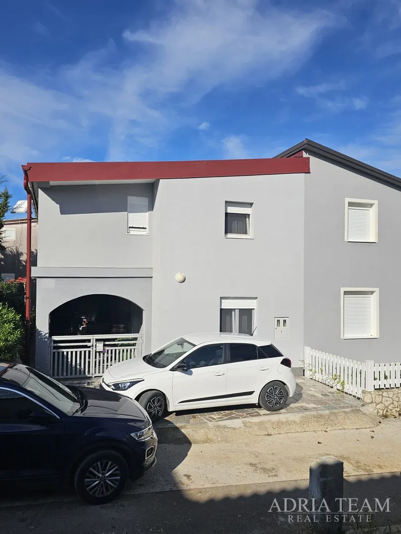 kuća s dvije apartmanske jedinice - vir - slika 2
