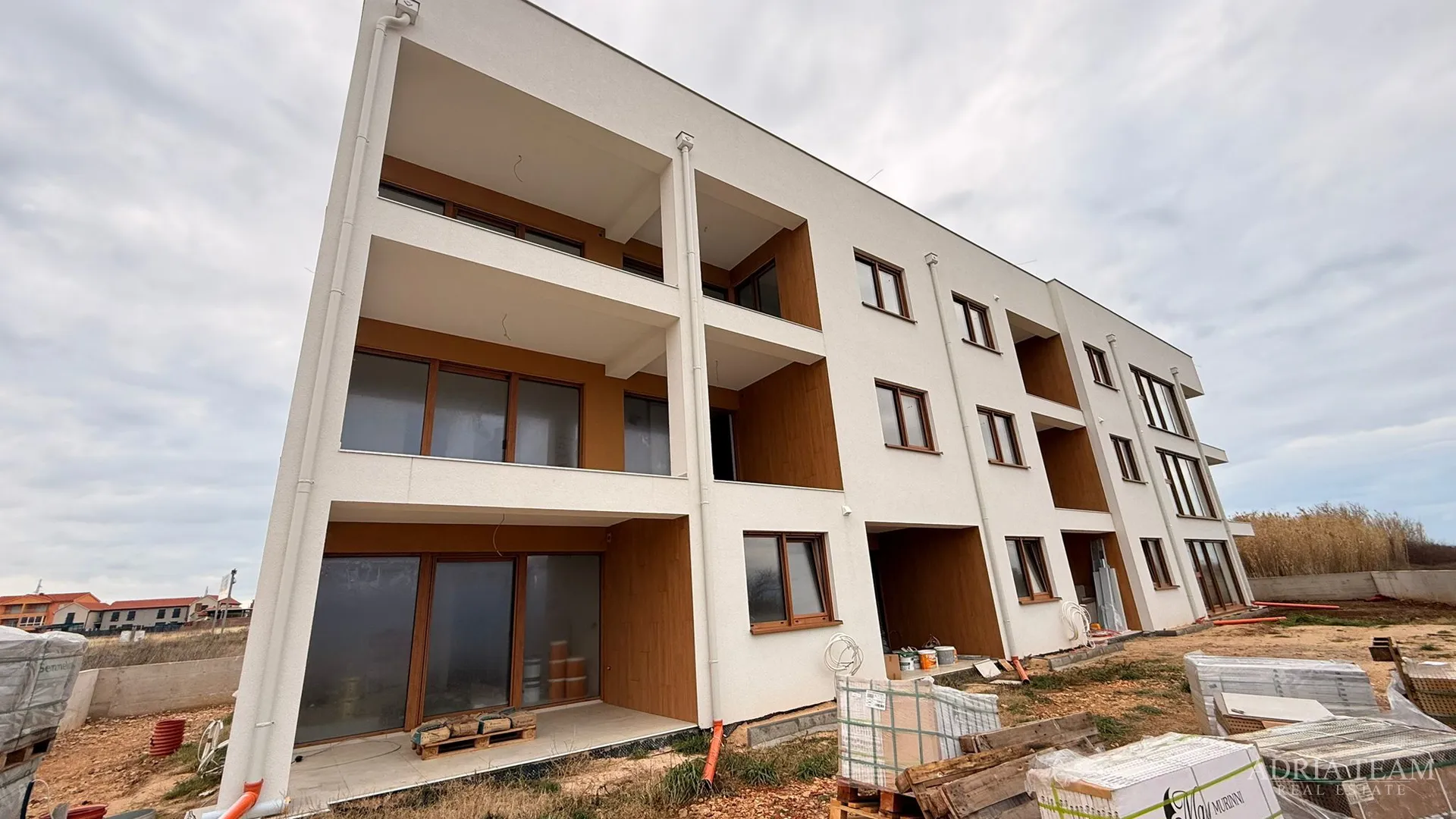 novogradnja nin – 3-sobni apartman s terasom i 2 parkirna mjesta - slika 12