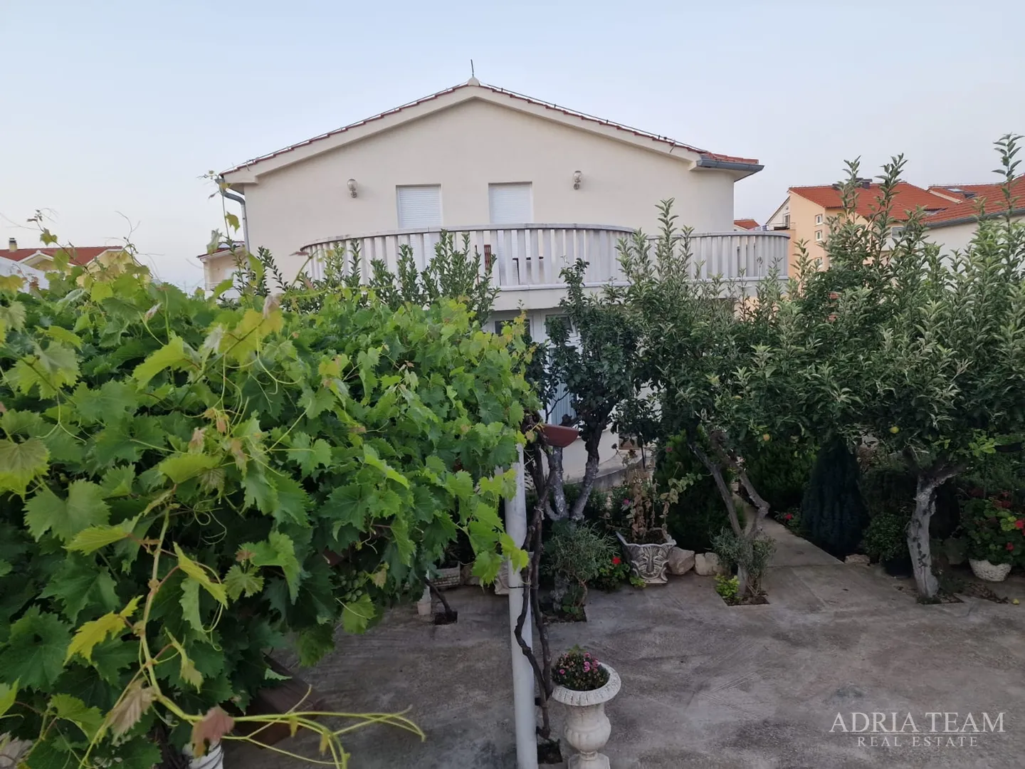 obiteljska vila američkog stila - vodice - slika 2