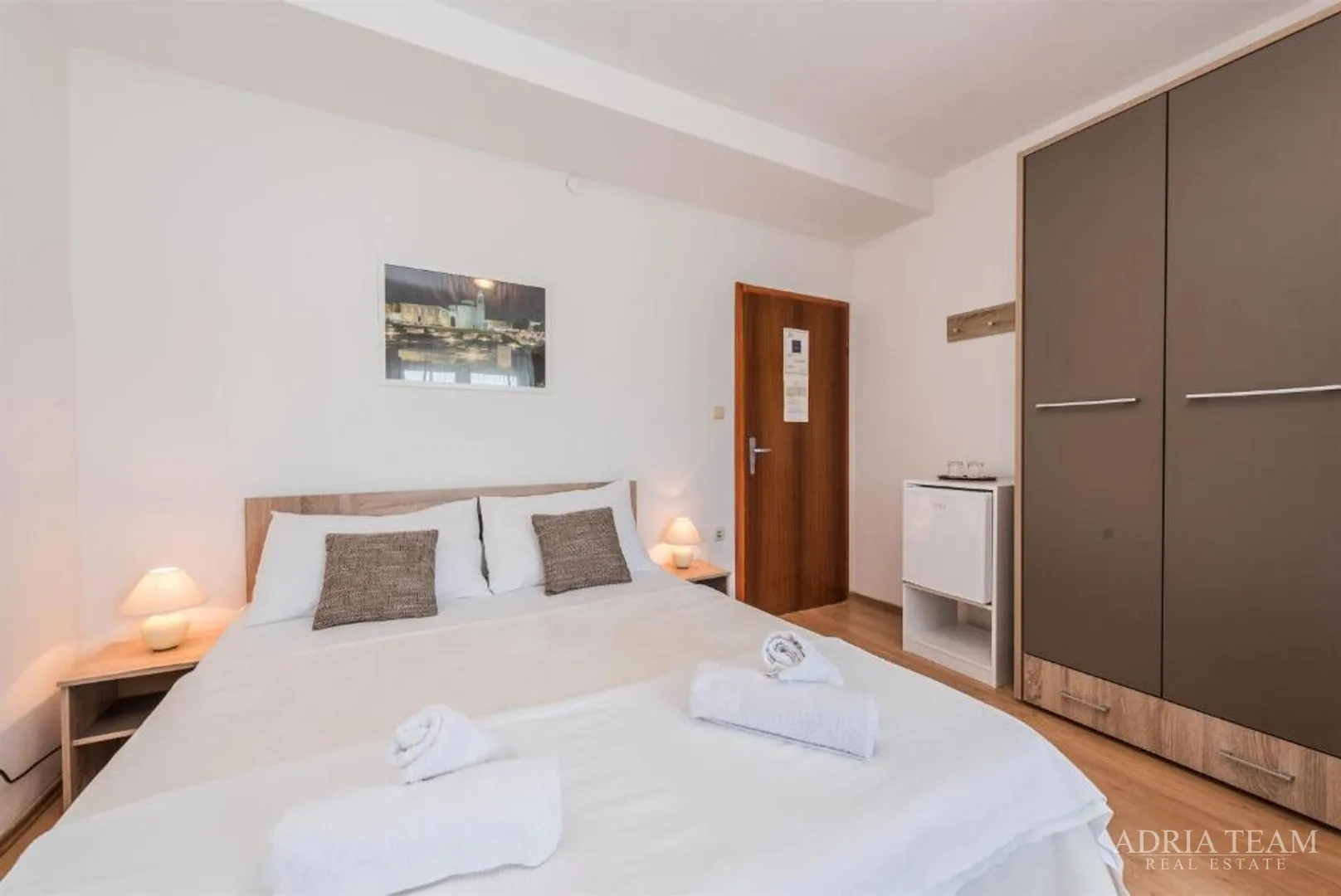 hotel - sukošan, prvi red do mora - slika 6