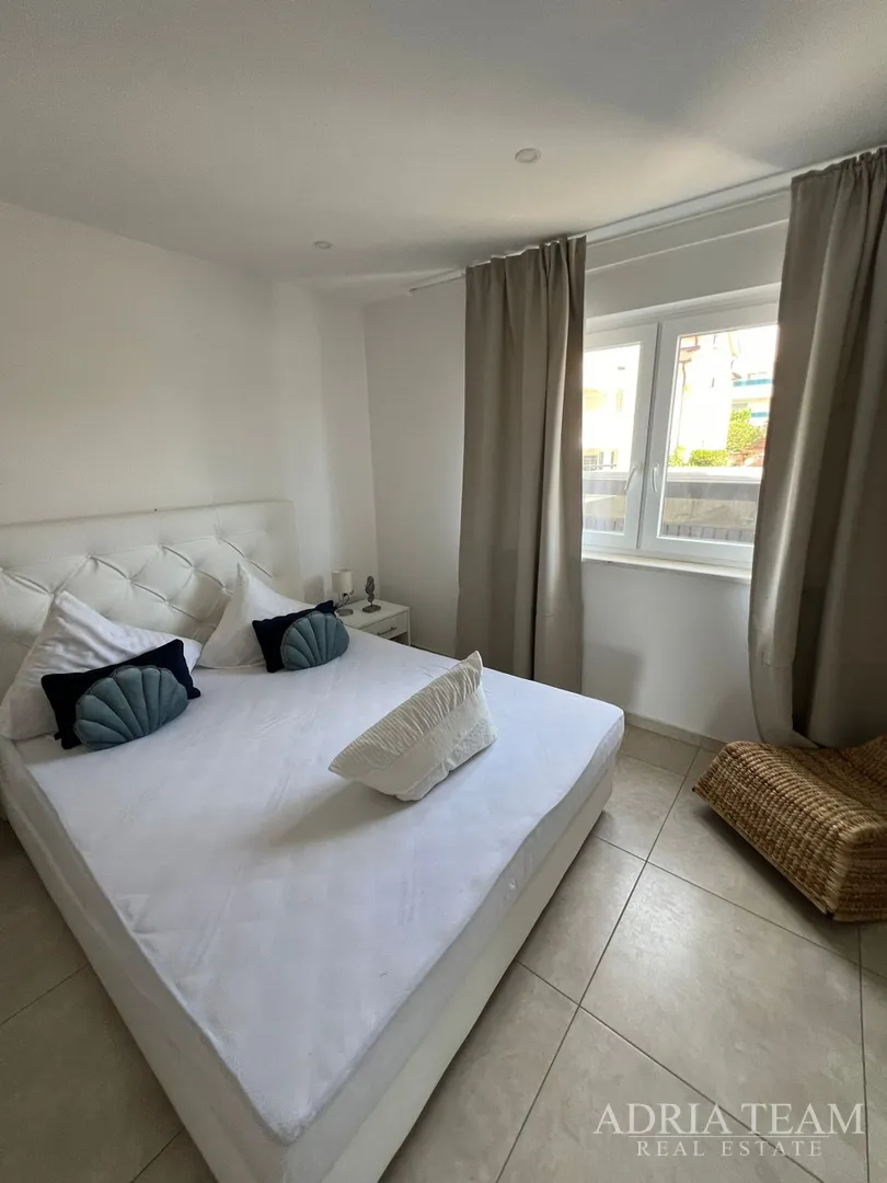 apartmani u prvom redu do mora, moderno uređenje, malo korišteni, bibinje - slika 12