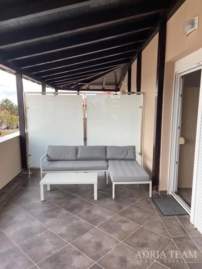 vila s bazenom i pogledom na more, 600 m od mora, privlaka - zadar - slika 19
