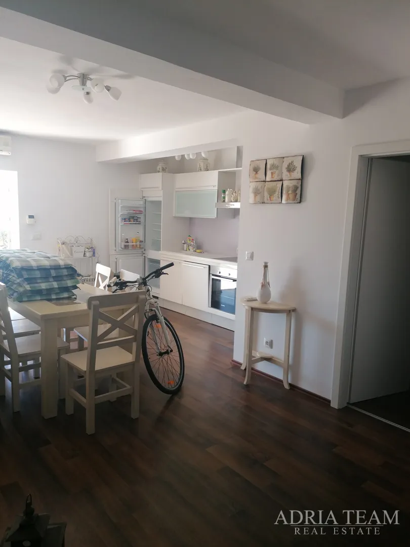 apartmanska kuća s 3 apartmana, 120 m od mora, petrčane - zadar - slika 16