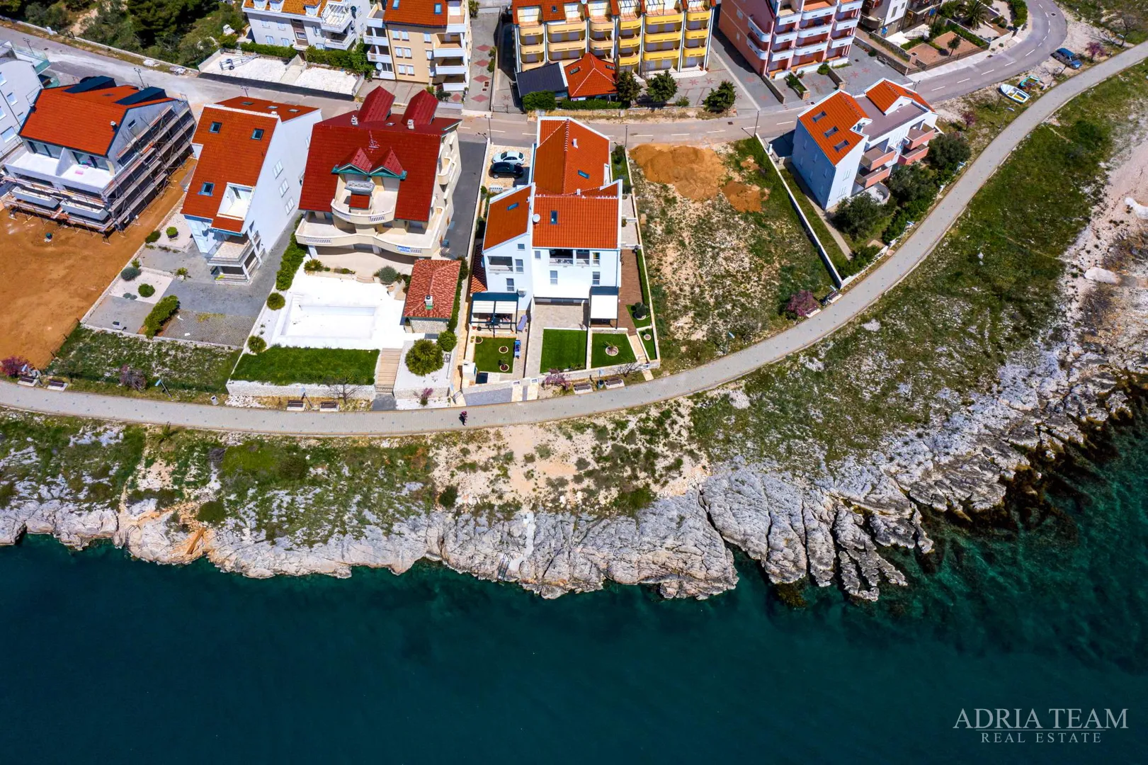 dvoetažni apartman u prvom redu do mora, plaža odmah ispred zgrade - povljana, pag - slika 28