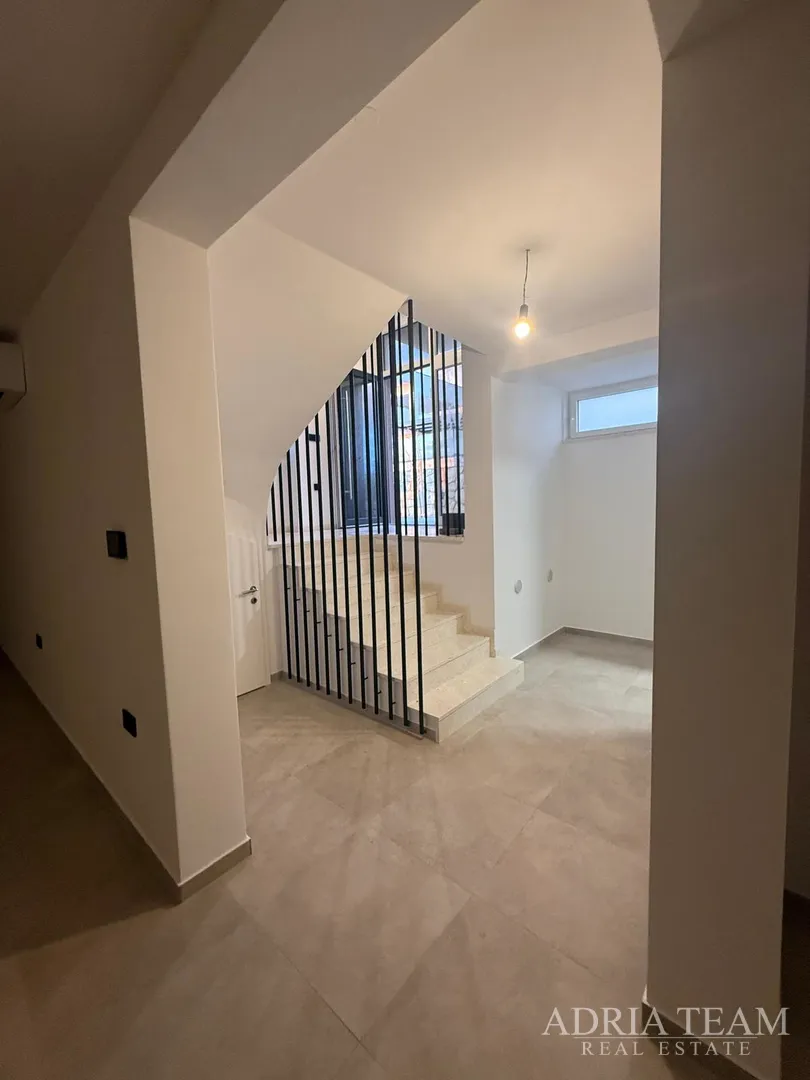 luksuzna vila s bazenom – novalja, škuncini stani - slika 6