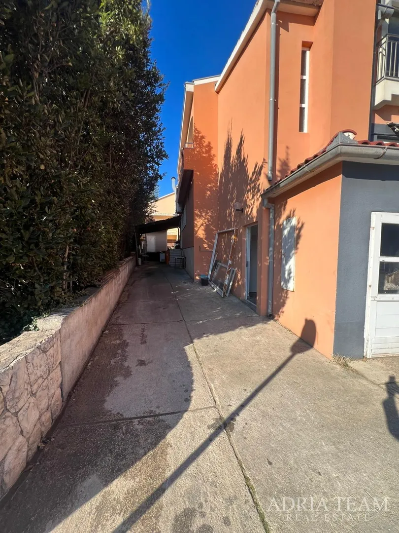 renovirana kuća s poslovnim prostorom (restoran i pekara) - nin - slika 28