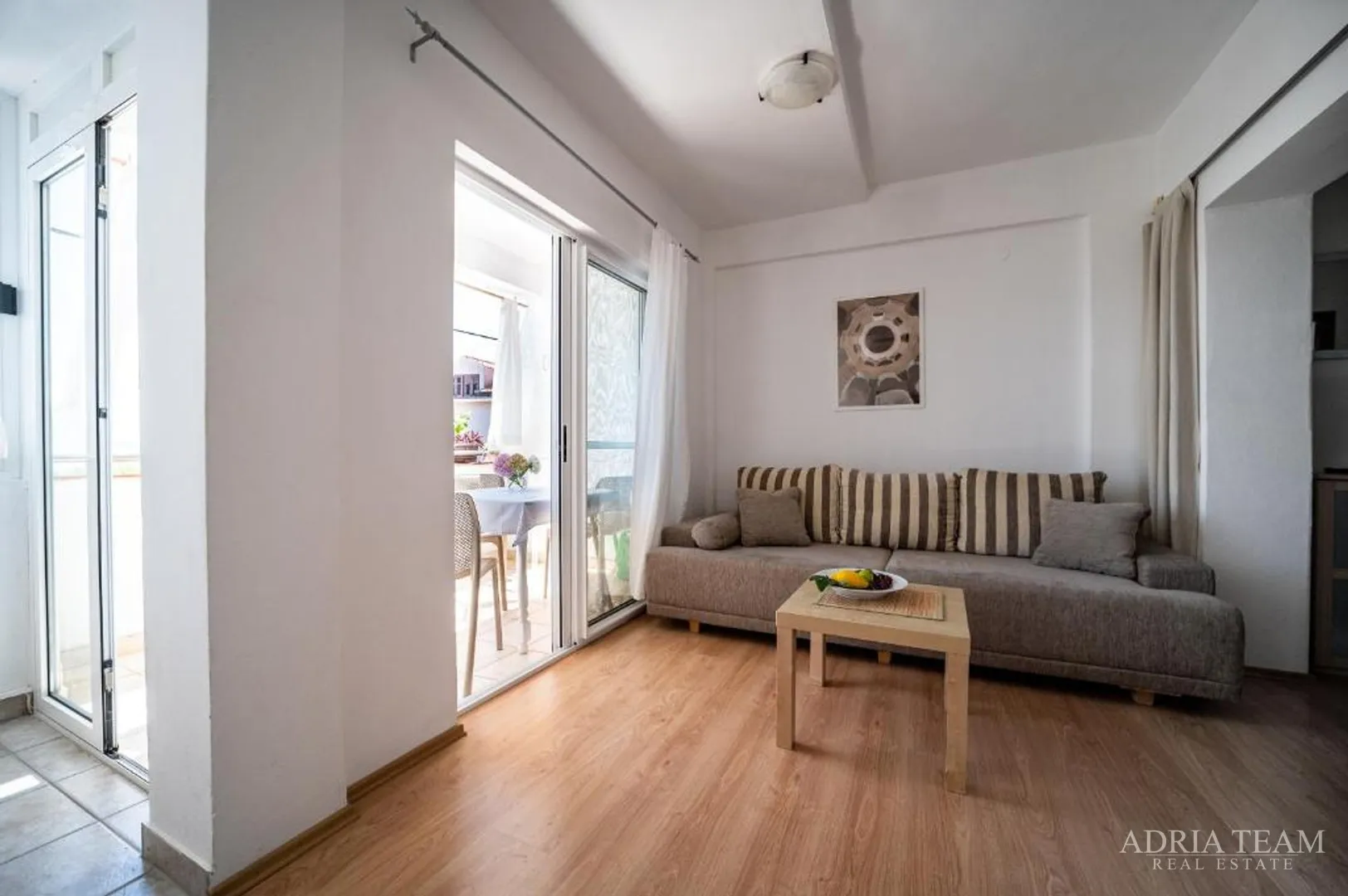 hotel - sukošan, prvi red do mora - slika 35
