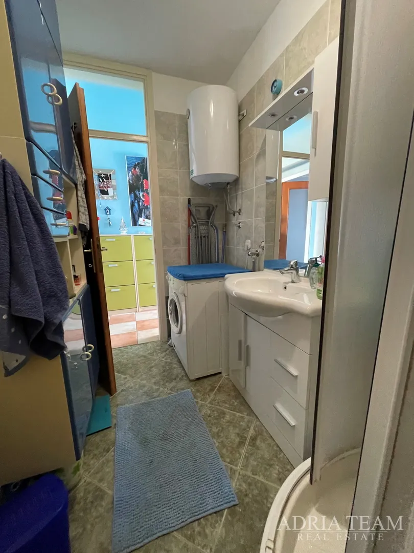 apartman, prvi red do mora, na prekrasnoj plaži s velikom terasom - turanj - slika 11