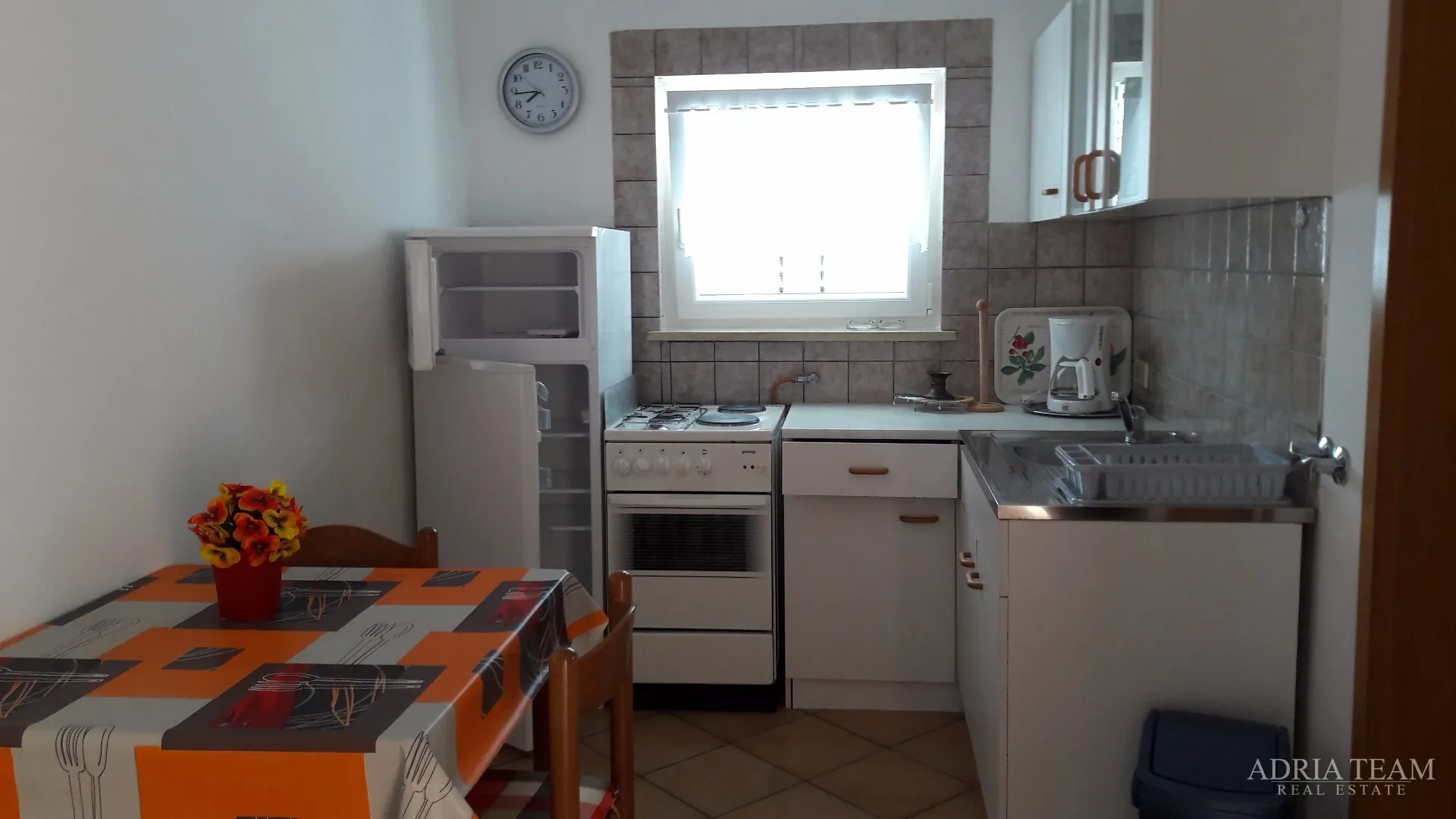 apartmanska kuća - 1. red do mora - slika 10