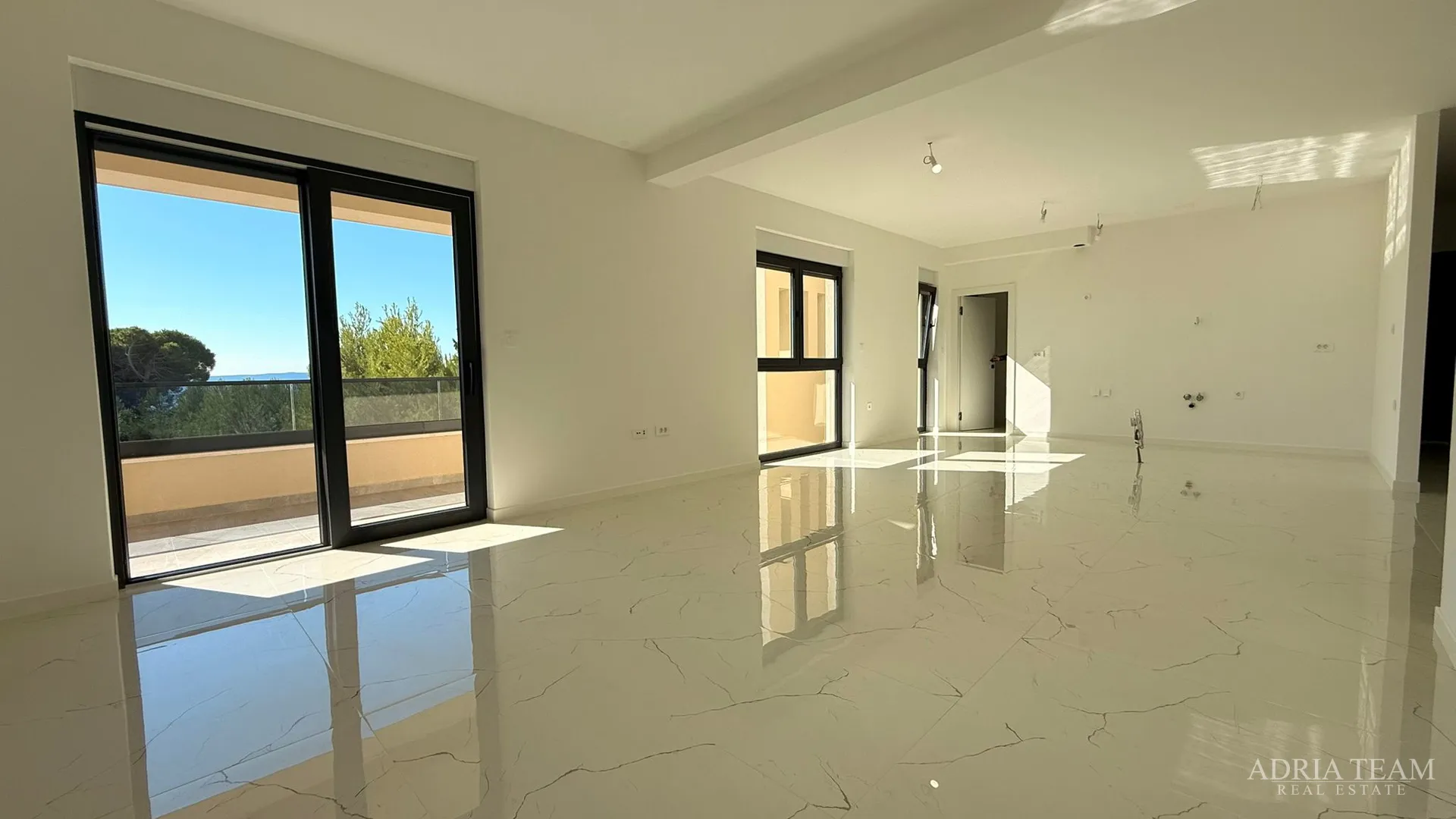2 prostrana apartmana, privlaka - slika 31
