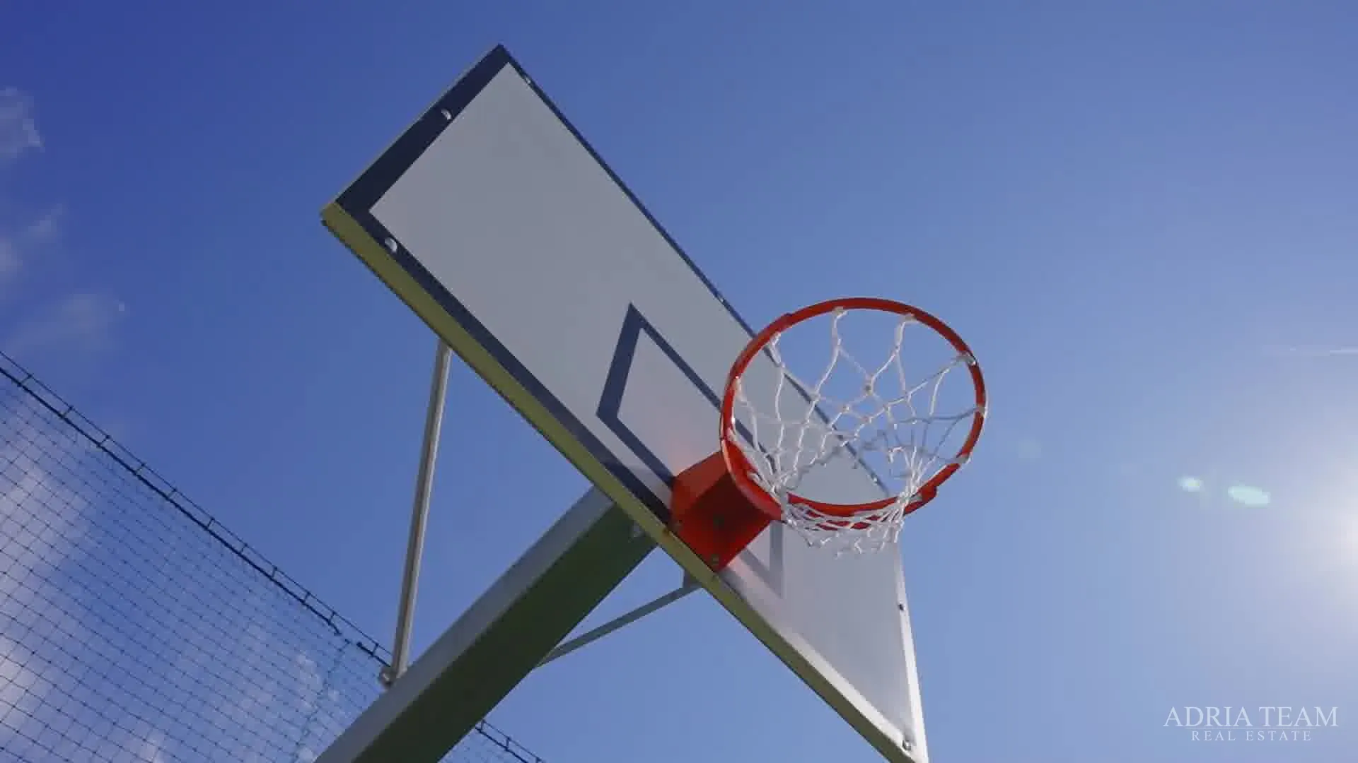 vila s pomoćnim objektom, bazenom i sportskim terenom , mirna i tiha pozicija okružena prirodom! poljica-brig - zadar - slika 45