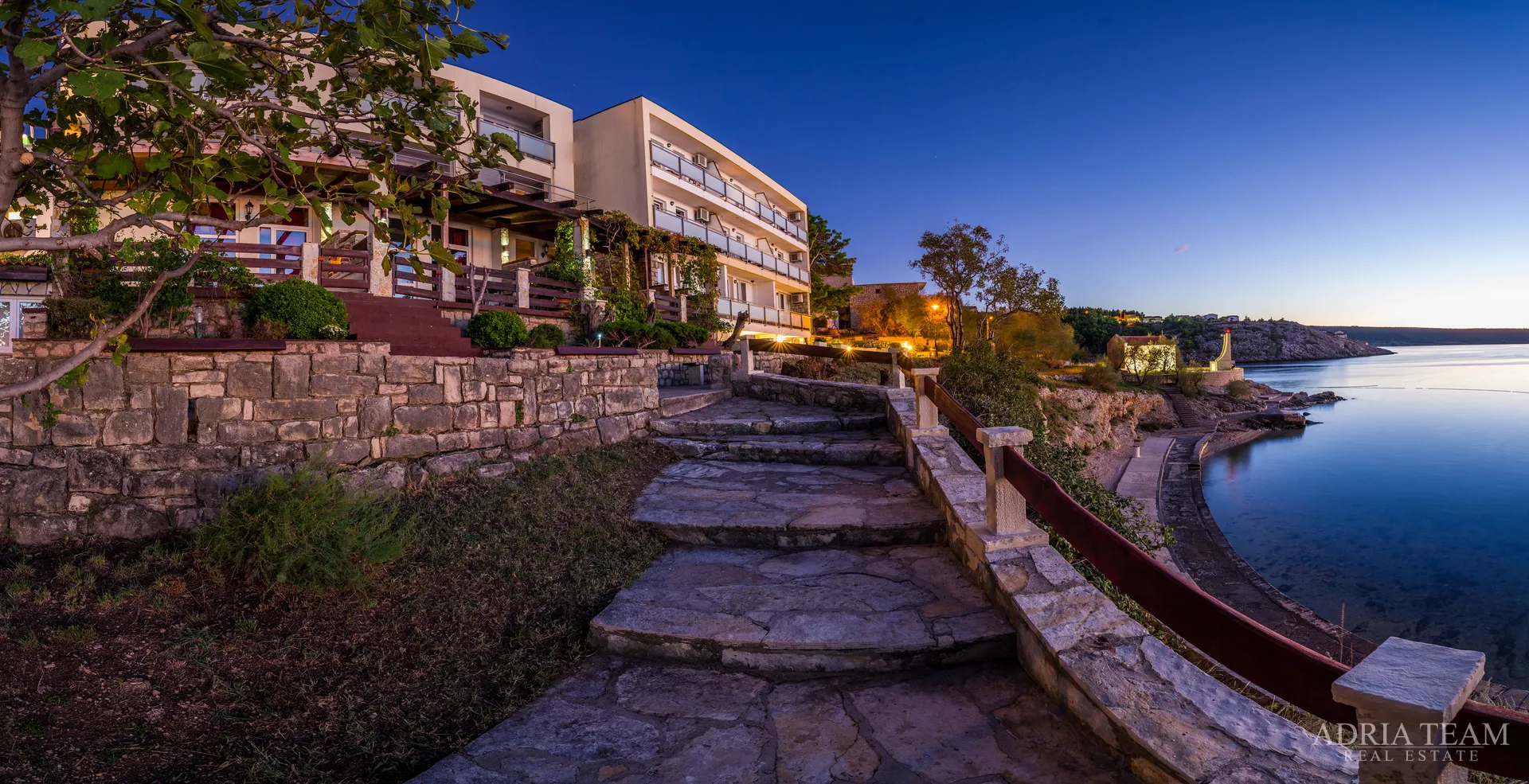 Ekskluzivno!!! Hotel 3***, 1. Red Do Mora, Top - Pozicija! - Novigrad