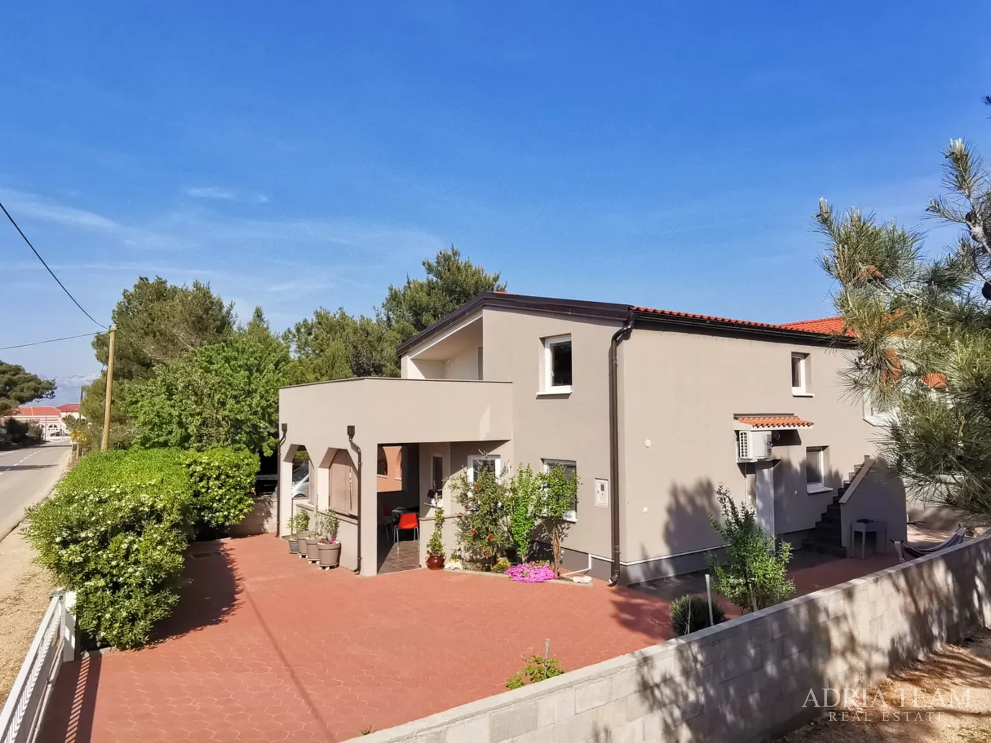 Apartmanska Kuća S 3 Apartmana - Vir