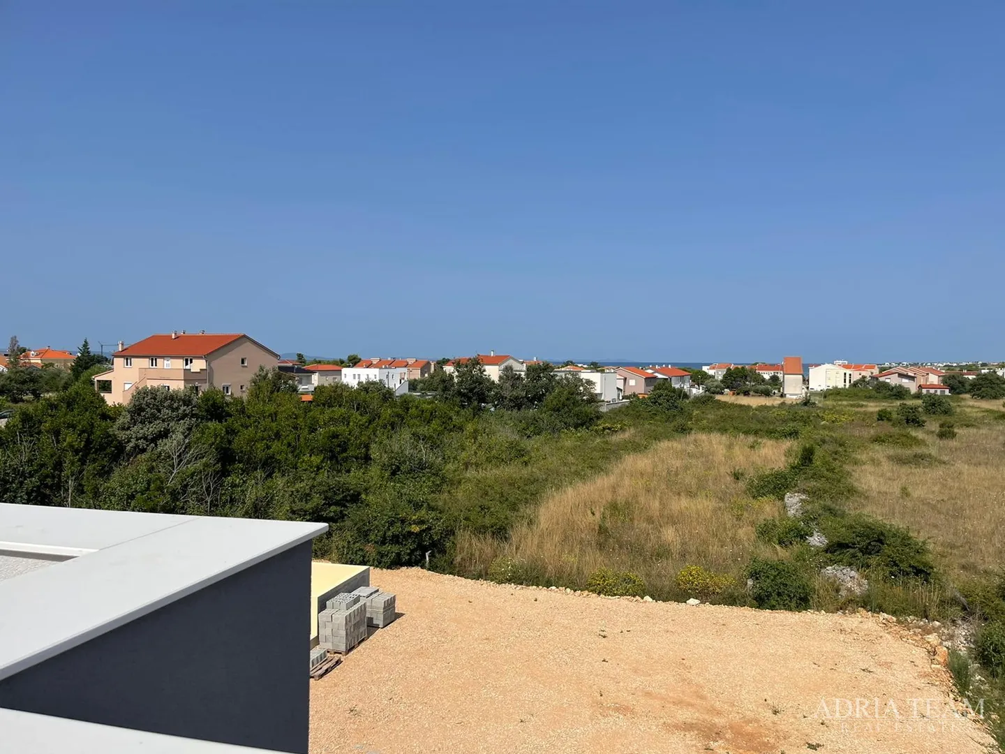 vila s bazenom u novogradnji - zaton - slika 78