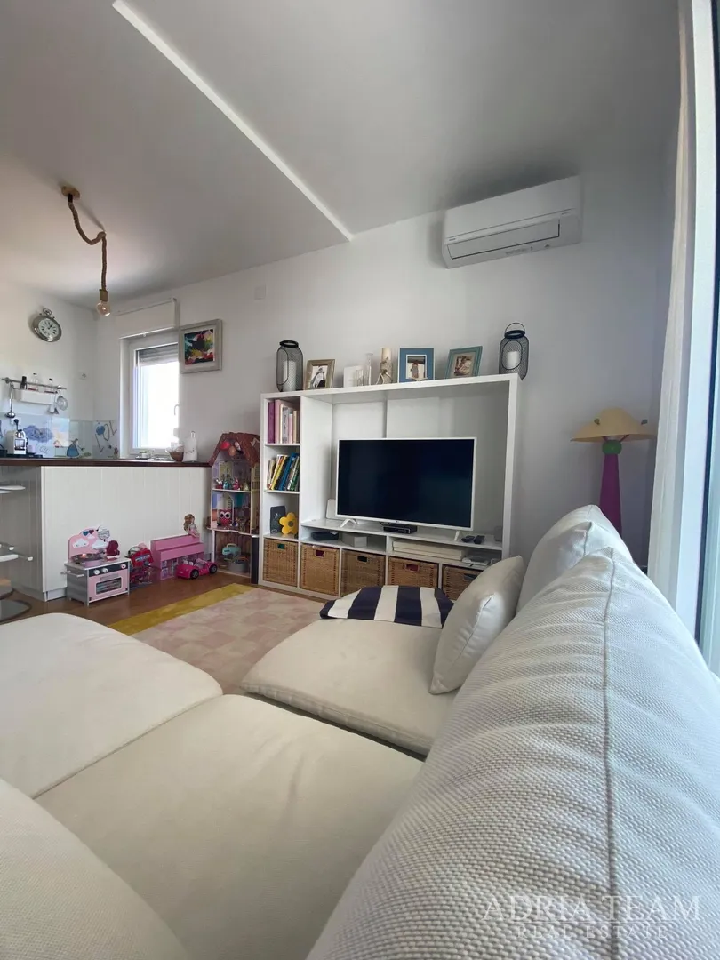 apartman s 3 spavaće sobe, 1. red do mora, povljana - pag - slika 11