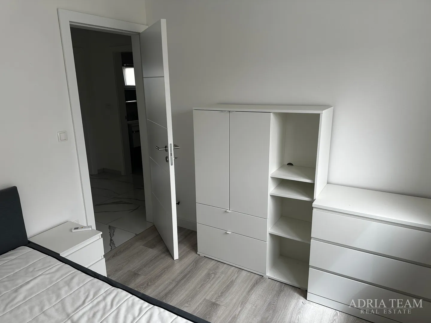 apartman u prvom redu do mora, potpuno opremljen - vir - slika 9