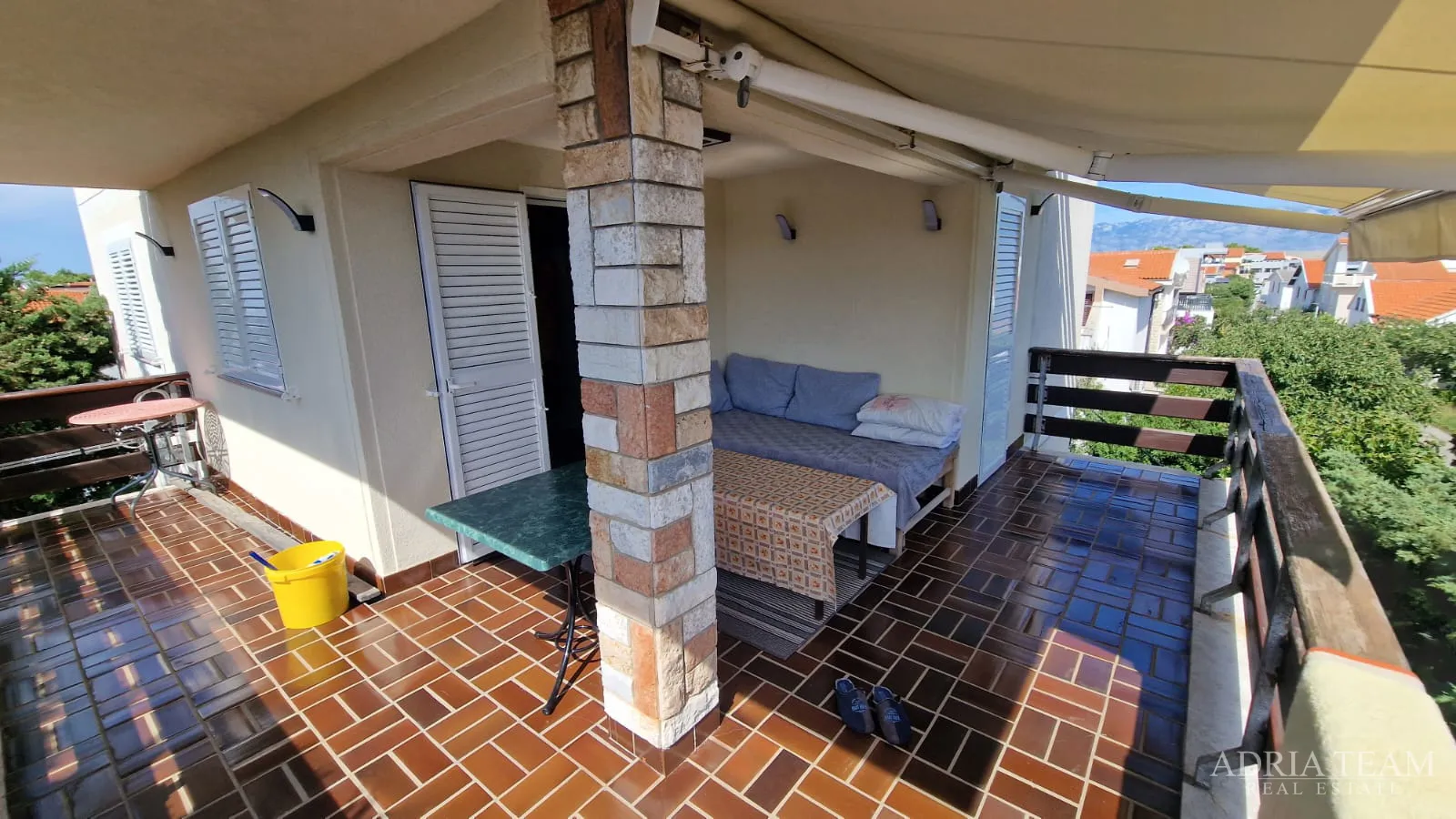 tri renovirana apartmana 400 m od plaže - slika 15