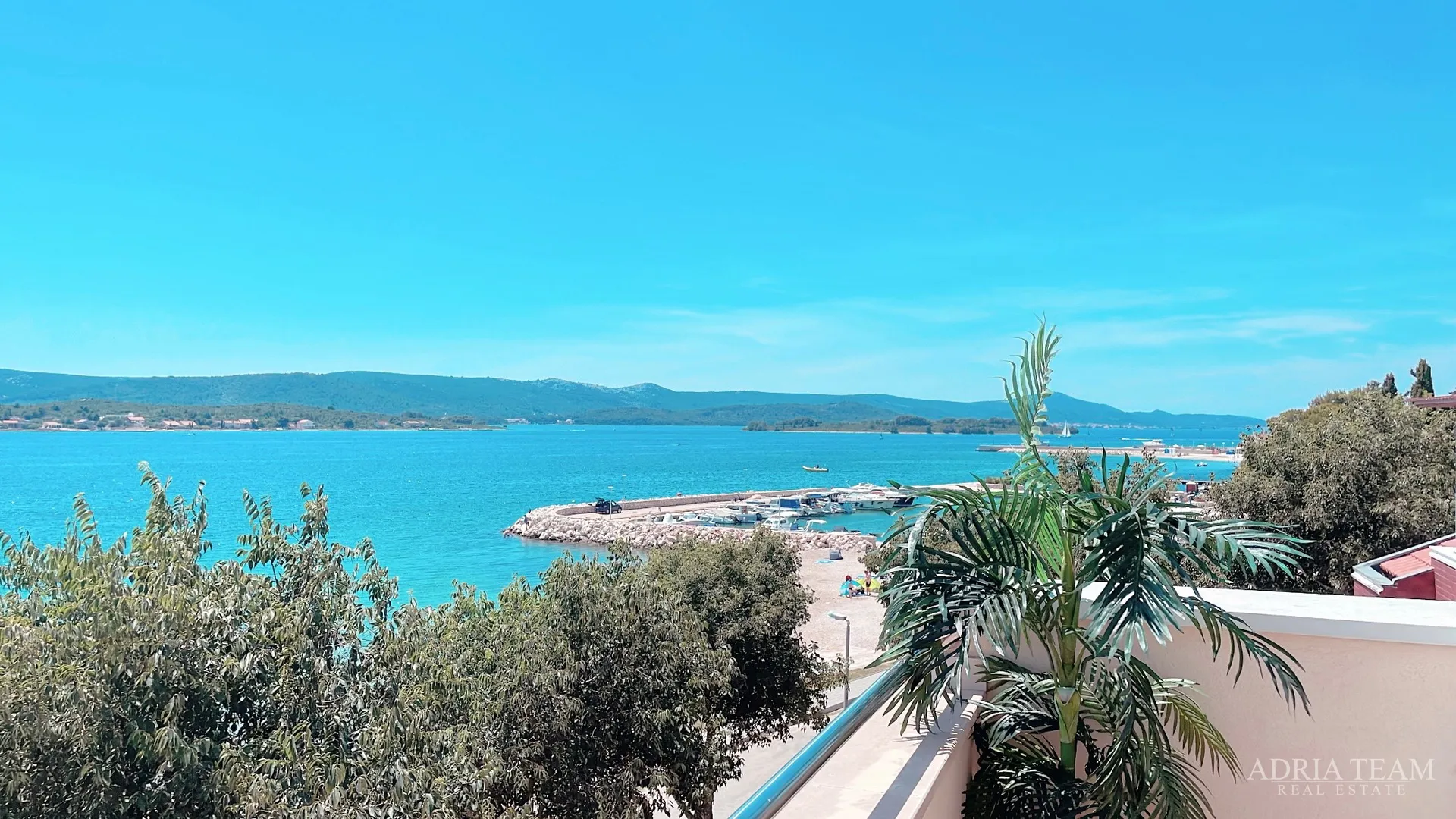 apartman, prvi red do mora, na prekrasnoj plaži s velikom terasom - turanj - slika 2