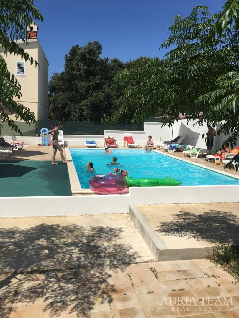 kuća s 10 apartmana, pogled na more - petrčane - slika 42