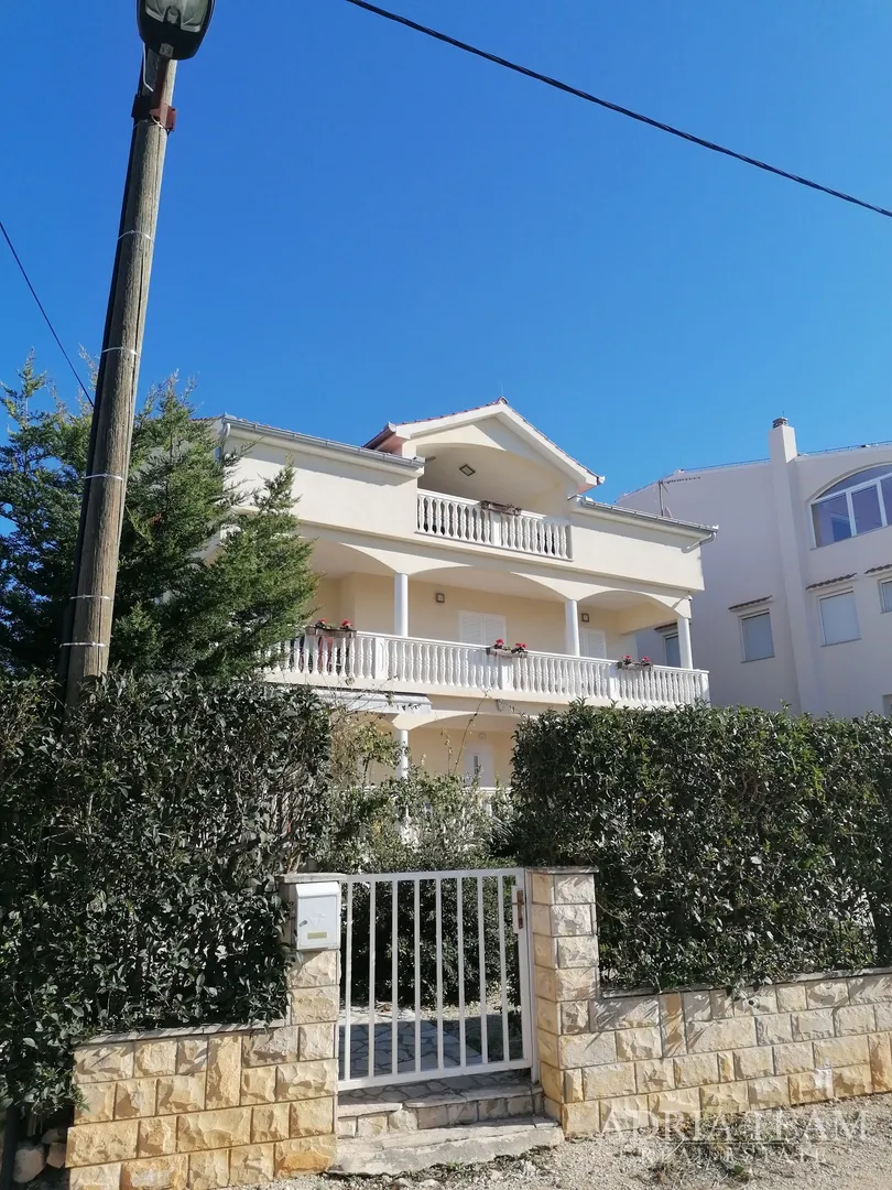 apartmanska kuća s 3 apartmana, 120 m od mora, petrčane - zadar - slika 3