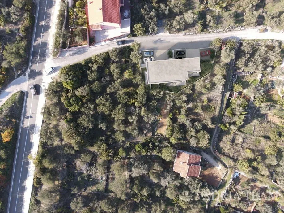 luksuzan stan s pogledom na more i grad - slika 7