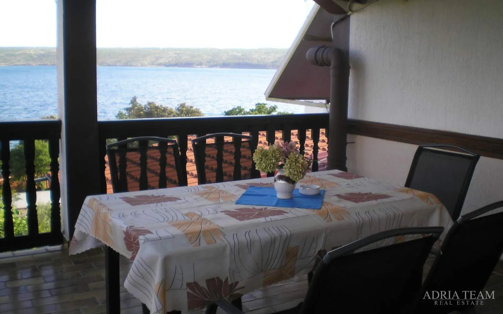 hotel 50 m od mora - posedarje - slika 35
